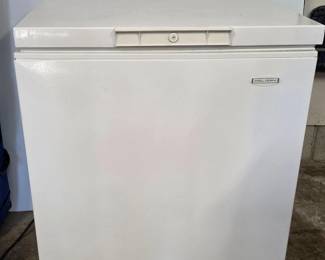 74 Holiday70CuFtManualDefrostChestFreezerWhite