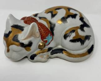 117 VintageKutaniPorcelainSleepingCatFigurineNemuriNeko