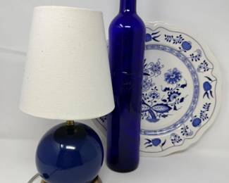 119 BlueCeramicTableLampLinenShadeNikkoChinaTallBottle