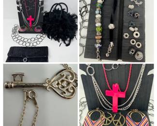231 CostumeJewelryEarringsBrightonBeadsFeatherPurse