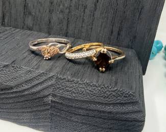 133 14KAccentBandBlackHillsGoldSmokyQuartzCocktailRing