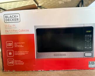 159 BlackDecker11CuFtCountertopMicrowave