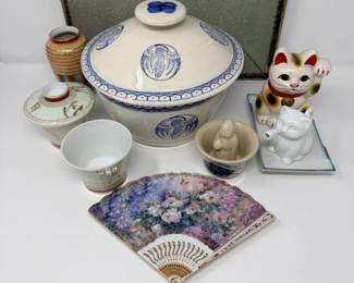 44 VintageAsianPorcelainDecorCollectiblesLot8Pieces