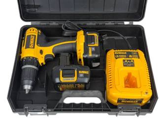 Lot C93 DeWALT DCD760 18V Cordless DrillDriver Kit with Battery, Charger