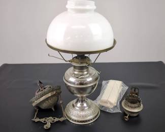 Lot C14 Antique Rayo BH Bradley Hubbard CenterDraft Oil Lamp w Milk