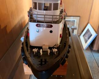 010tug.jpg