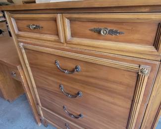 Thomasville dresser 