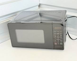 33 WalmartBlackCountertopMiniMicrowaveOven