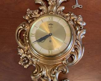 Vintage Syroco Rococo MCM Style Wall Clock with Key
