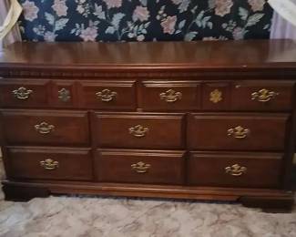 Traditional 8Drawer Wood Dresser with BrassTone Hardware