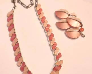 Vintage Pink Thermoset Choker Necklace Lisner Brooch
