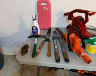 Items Located In The The Garage