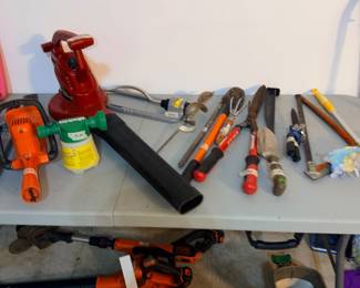 Items Located In The The Garage