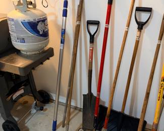 Items Located In The The Garage