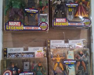 Writing Marvel Legends Face-Off Action Figures Includes the Hulk vs. Leader Variant.