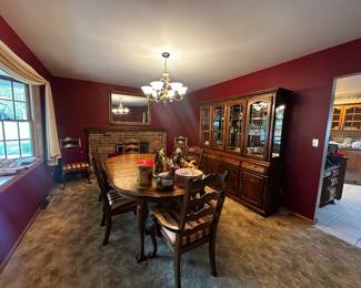 China cabinet 