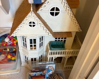 Miniature Tennyson by Greenleaf Doll House with accessories 