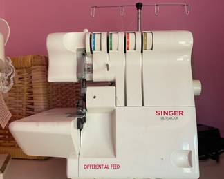 Singer Ultralock Differential Feed Serger