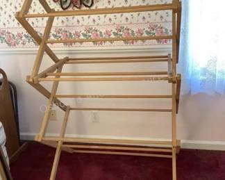 Clothes drying rack