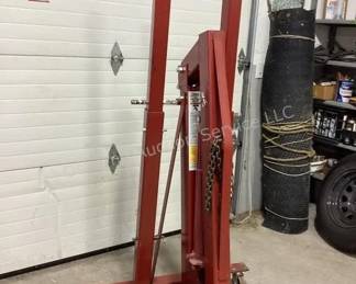 Foldable portable shop crane