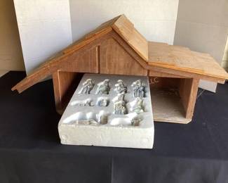 Creche & nativity set