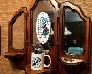 Tri fold mirror