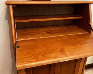 Fold up desk