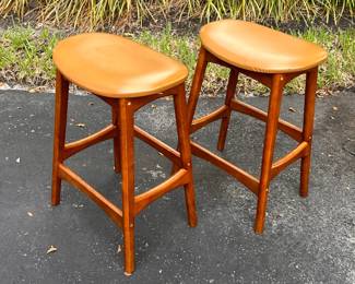 Wood Scan barstools