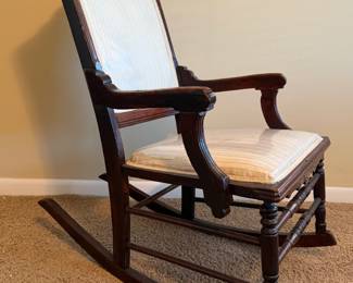ANTIQUE WOOD ROCKING CHAIR
