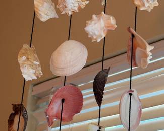 COASTAL SEA SHELL DECOR WIND CHIME & MOBILE