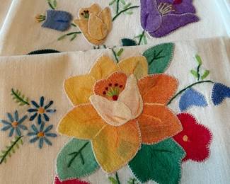 VINTAGE LINENS TABLE TOP & BEDDING