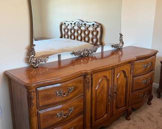 VINTAGE BASSETT FRENCH PROVINCIAL TRIPLE DRESSER W MIRROR