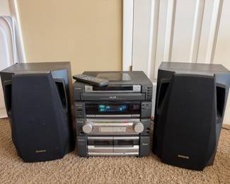 VINTAGE AIWA COMPACT SHELF AUDIO SYSTEM & SPEAKERS