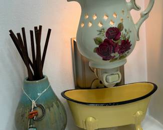 FORMALITIES CERAMIC NIGHT LITE & BATH DECOR
