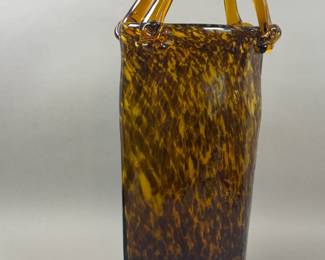 ART GLASS TORTOISE SHELL HANDBAG VASE