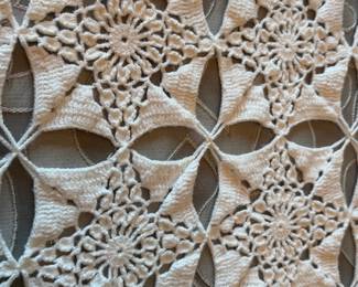 VINTAGE LINENS TABLE TOP & BEDDING