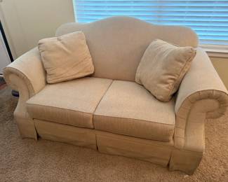 VINTAGE BROYHILL LOVESEAT