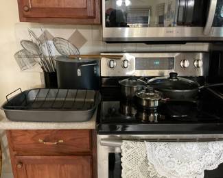 Kitchen pots and pans