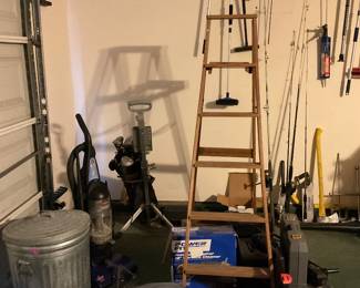 Miscellaneous garage items 