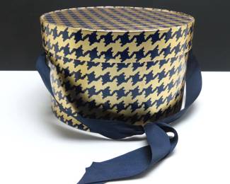 Vintage Houndstooth Design Hat Box