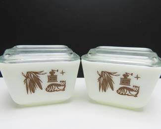 Lot of 2 Small Vintage Pyrex "Early American" 1.5 Cup Refrigerator Dishes