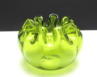Vintage Hand Blown Chartreuse Green Art Glass Pinch Top Bowl / Ashtray