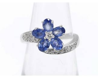 122 Sapphire Diamond Flower 18K White Gold Ring