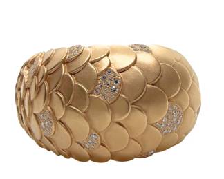 174 Pomellato Sirene Limited Edition Diamond Rose Gold Mermaid Scales Cuff Bracelet