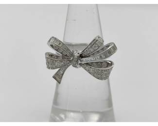 094 Graff Tildas Bow Diamond 18K White Gold Ring