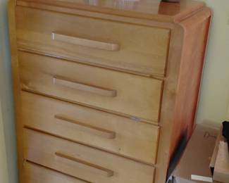 Solid wood chest of drawers