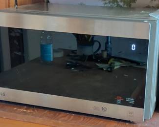 LG microwave oven