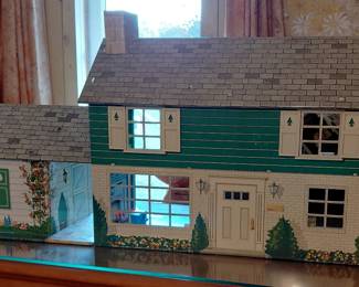 Vintage Marx tin Doll House with furnishings