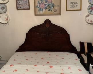Antique full bed 