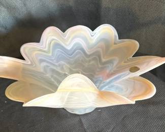 Crystal Clear Murano Style Glassware Soft Pink Scalloped Edge Bowl